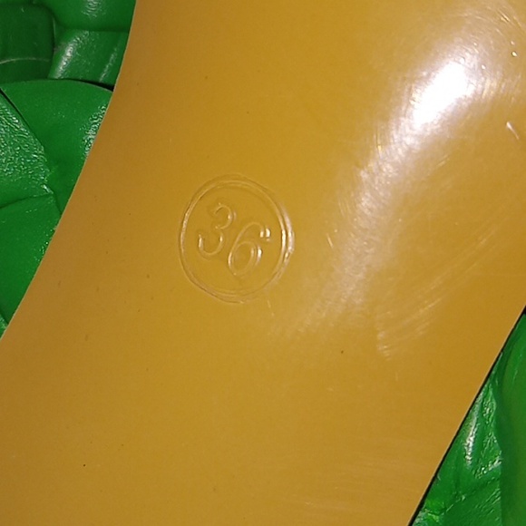 Green braided sandals with 3" block heels size NWOT w/ no brand mark Size 5.5 - Picture 4 of 7